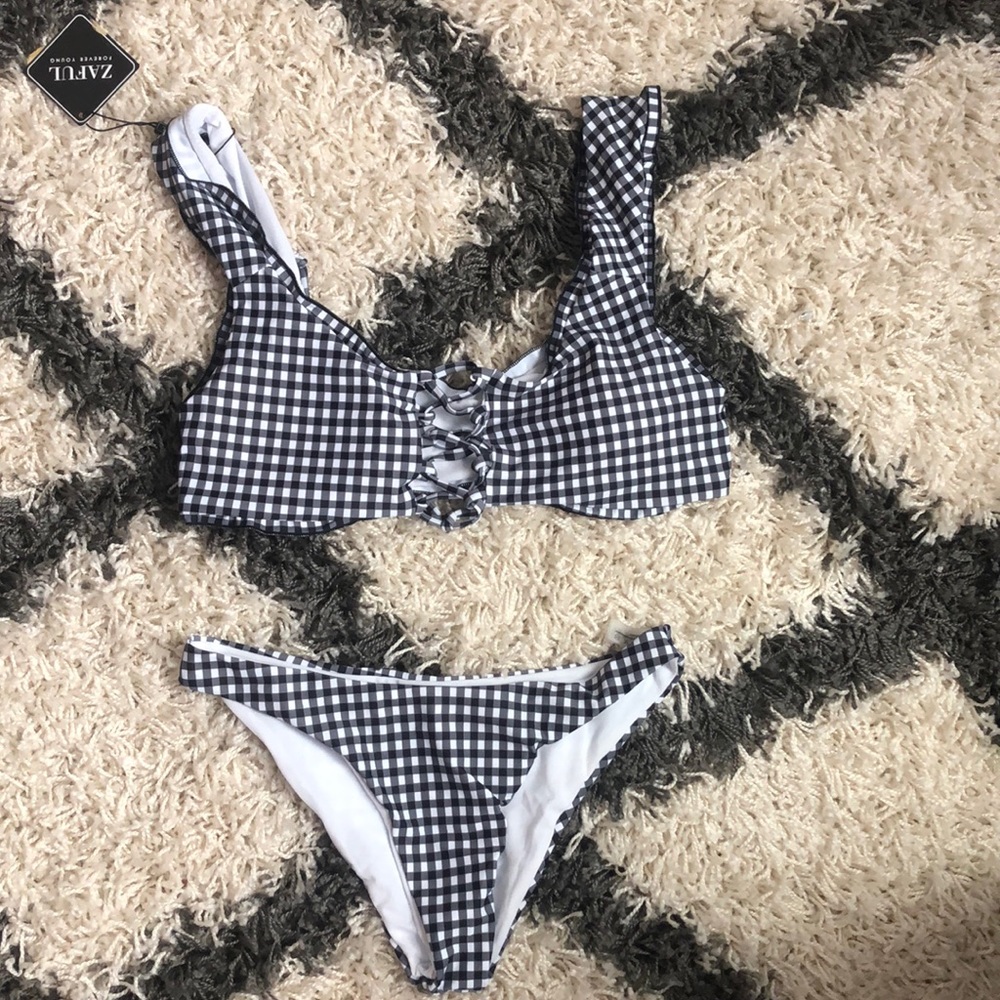 New blank and white bikini size M